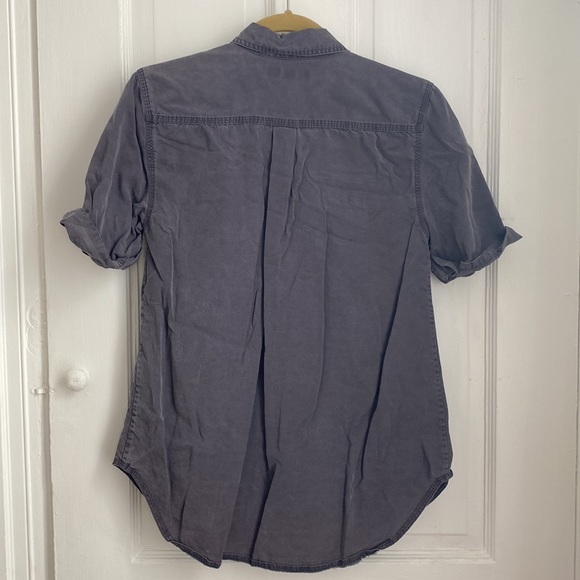 Banana Republic | Short-Sleeve Utility Buttondown - Picture 5 of 7